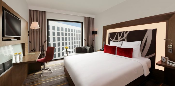 novotel-standard-room-king-bed-1-2-2