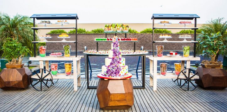 terrace-pool-decor-set-up-food-2