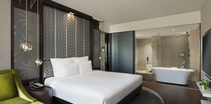 1544-superior-suite-bed-room-opt2-2