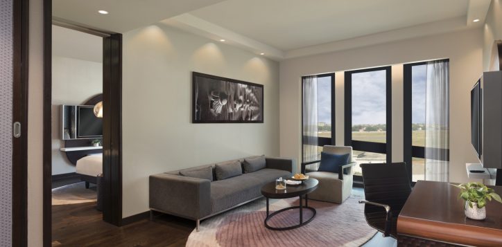 1544-superior-suite-living-room-2