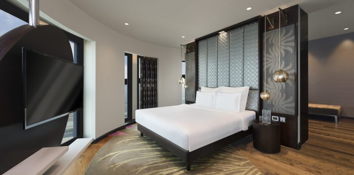 presidential-suite-bedroom-opt1-2