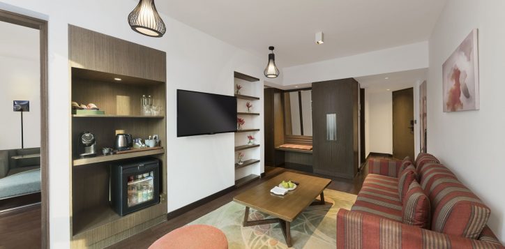 439-suite-living-room-opt-2-2