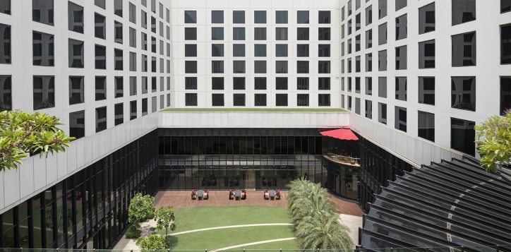 courtyard_pullman-2